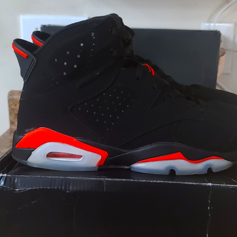 Men's Jordan Retro 6 size 12